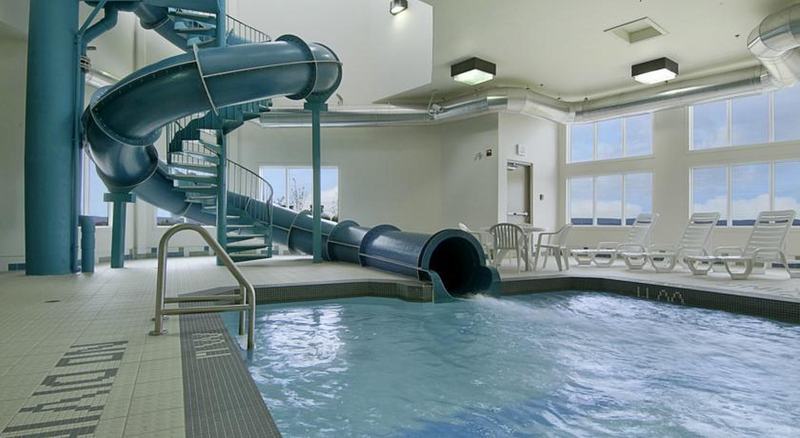 Super 8 By Wyndham Ambassador Bridge On Windsor